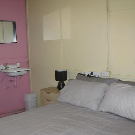 Australian Hotel Winton Budget Hotel Accommodation エクステリア 写真