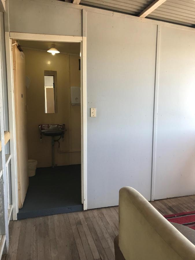 Australian Hotel Winton Budget Hotel Accommodation エクステリア 写真