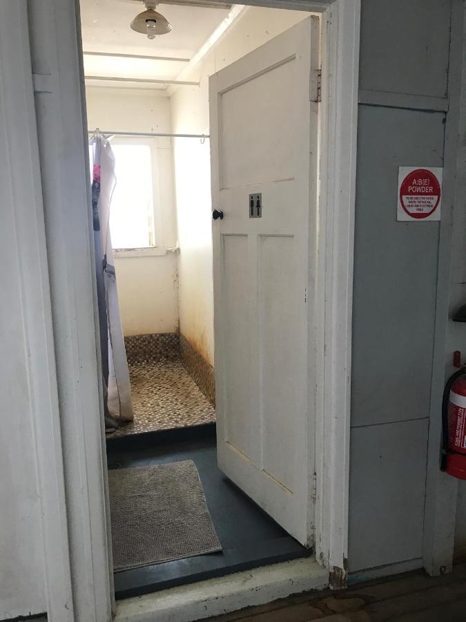 Australian Hotel Winton Budget Hotel Accommodation エクステリア 写真