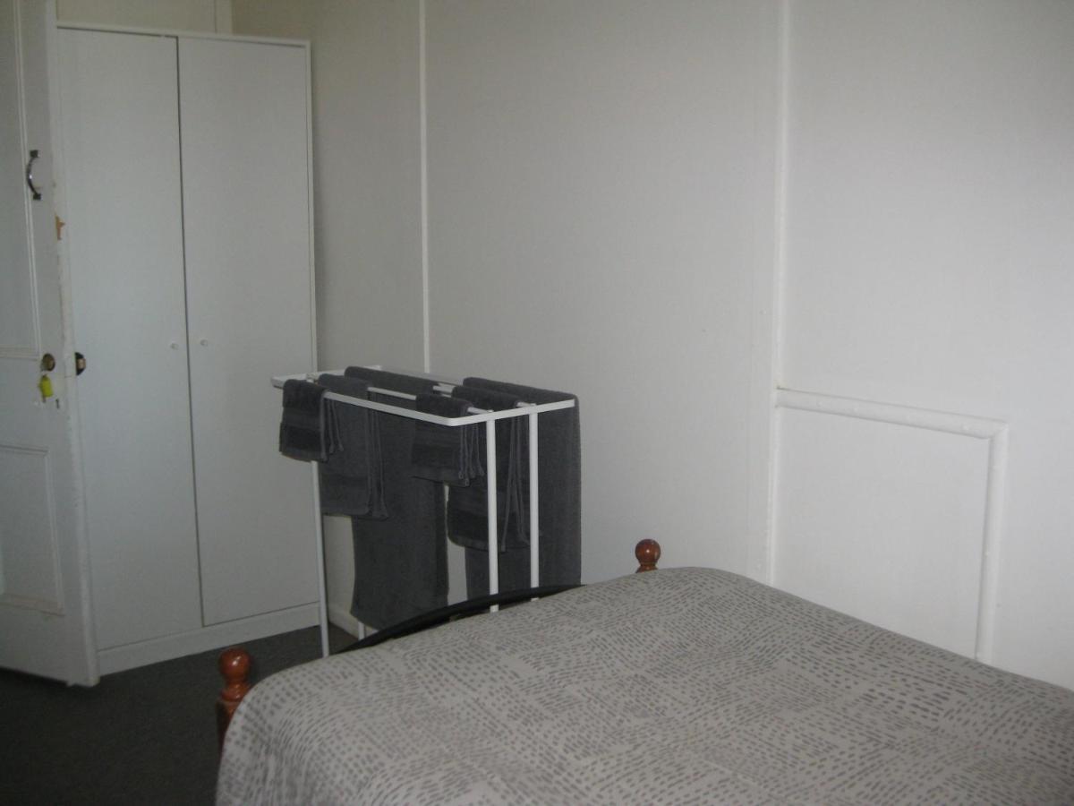 Australian Hotel Winton Budget Hotel Accommodation エクステリア 写真